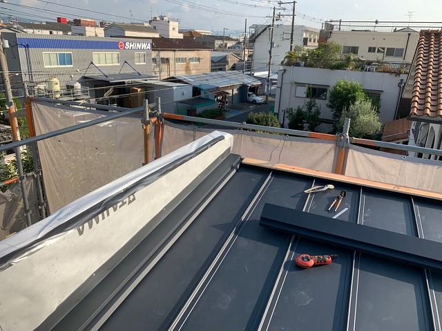 立平工法で片流れ屋根施工